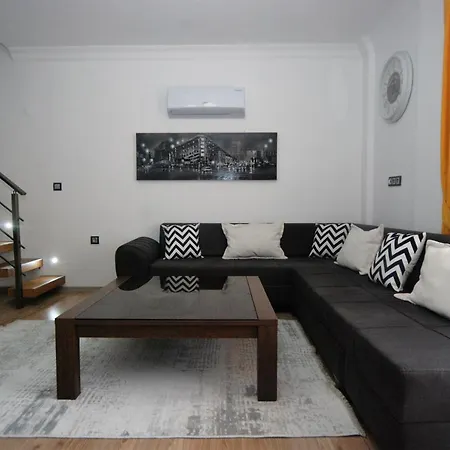 Eliza Apartment
